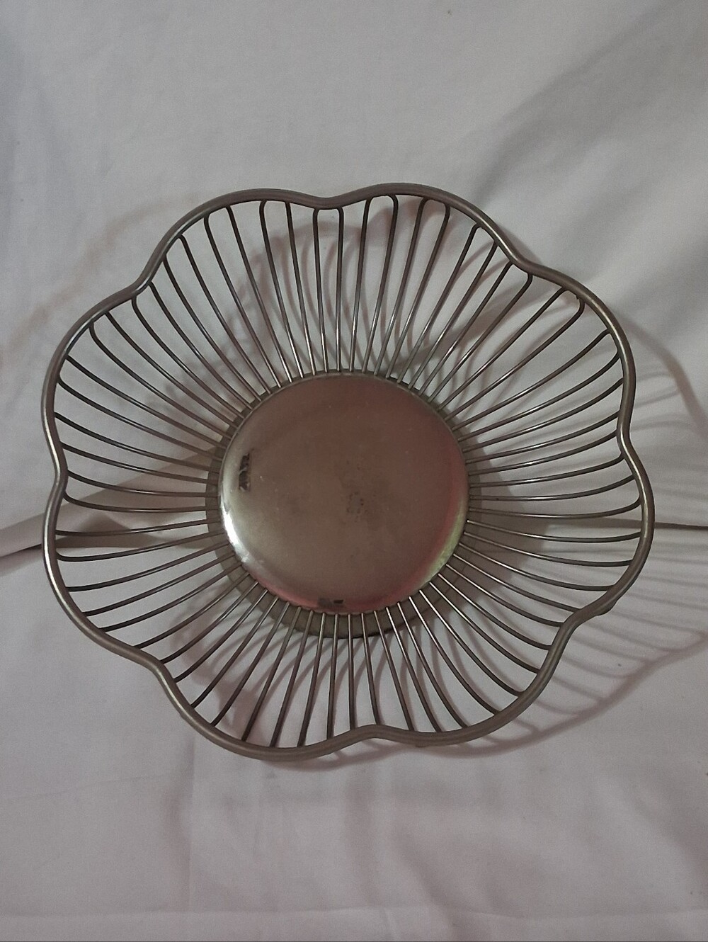 Vintage Mid-Century Modern (MCM) silver-plated wire fruit and bread basket